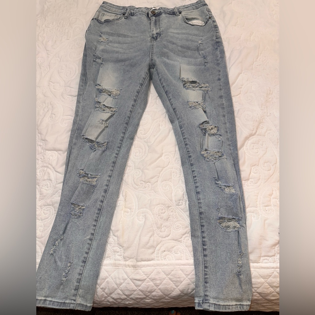 Destroyed Stretch Skinny Jeans